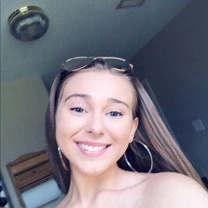 Meet your Posher, Hailey